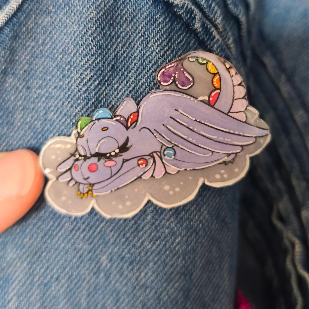 Autre aperçu de Pin's Artisanal Fait Main - "Mon Petit Dragon Endormi"