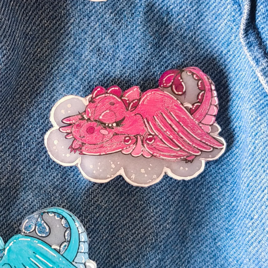 Autre aperçu de Pin's Artisanal Fait Main - "Mon Petit Dragon Endormi"