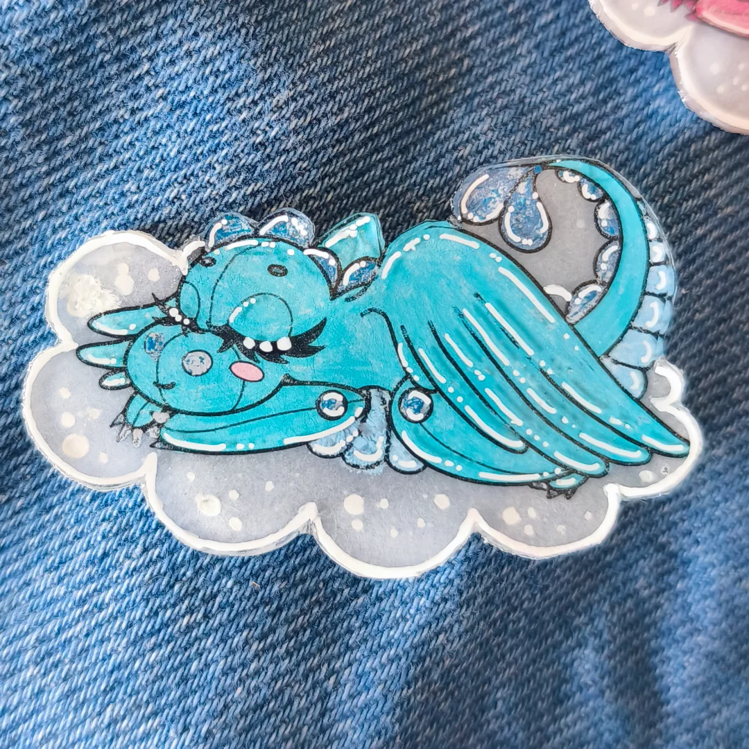 Autre aperçu de Pin's Artisanal Fait Main - "Mon Petit Dragon Endormi"